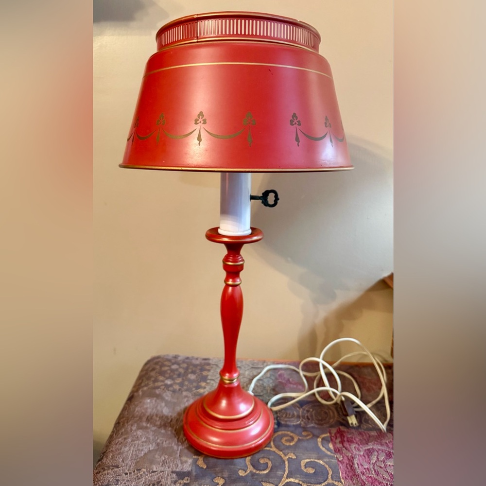 Vintage Tole Table Lamp Mid-20th Century French Style Red Metal Gold Tone Accent